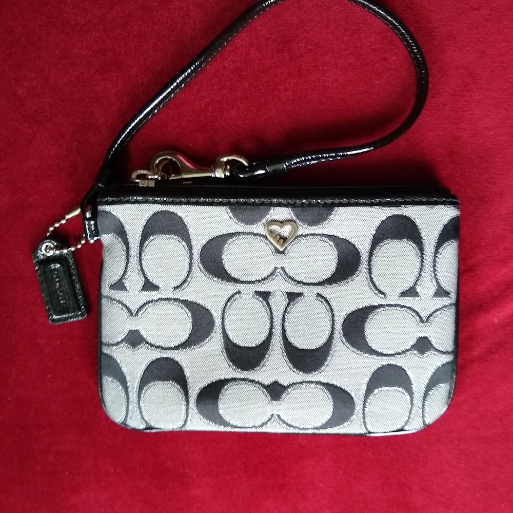 Coach Poppy Wristlet